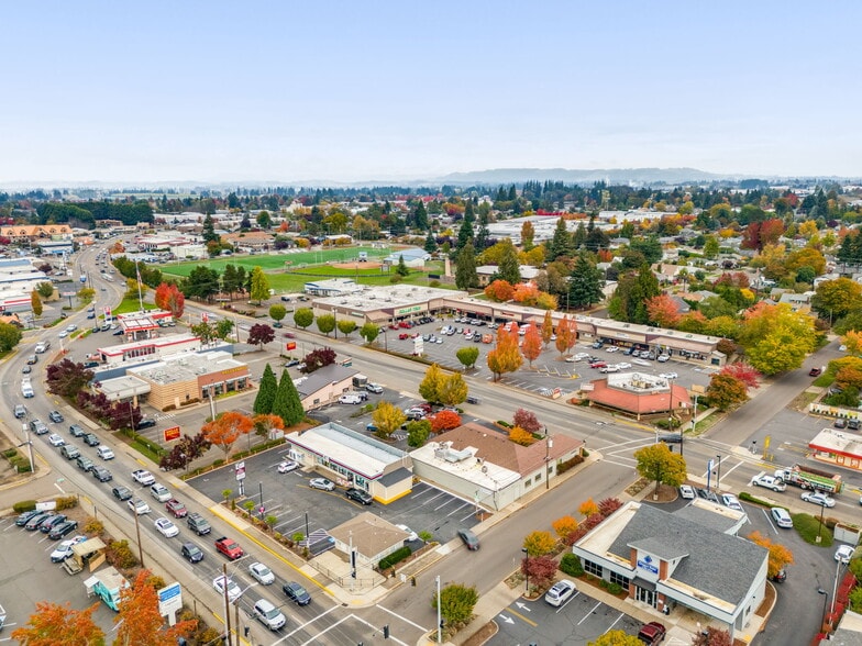 More Photos Of 1215 NE Baker St, Mcminnville Office For Sale