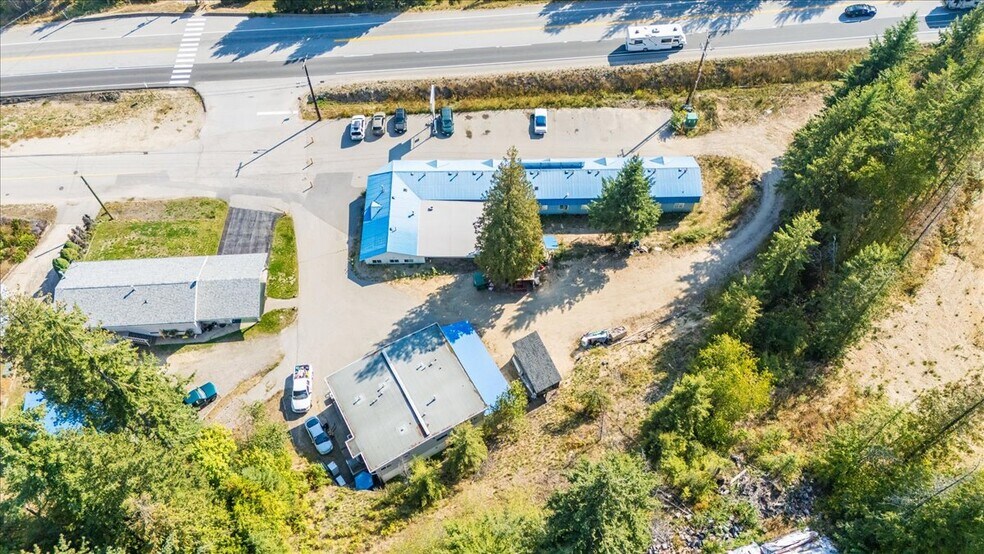 More Photos Of 2100 Cres Crestview, Castlegar Hotel For Sale