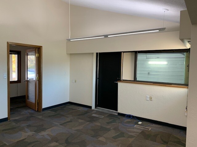 More Photos Of W229N2573 Duplainville Rd, Waukesha Storefront Retail Office For Lease