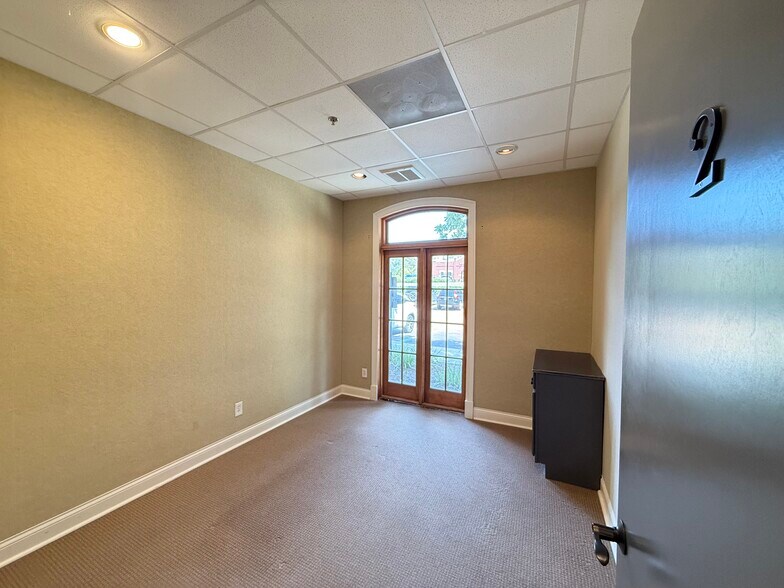 More Photos Of 113-115 W Jackson Ave, Ridgeland Unknown For Lease