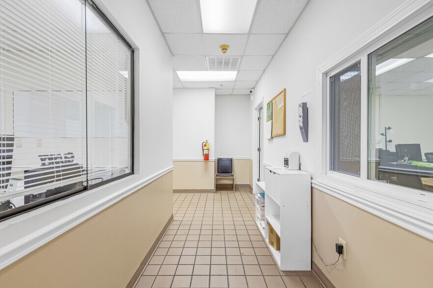 More Photos Of 2312 Centennial Cir, Gainesville Warehouse For Sale
