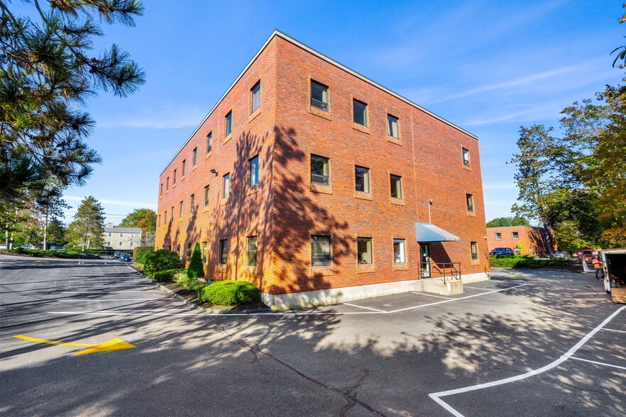 More Photos Of 152 Sylvan St, Danvers Medical For Lease