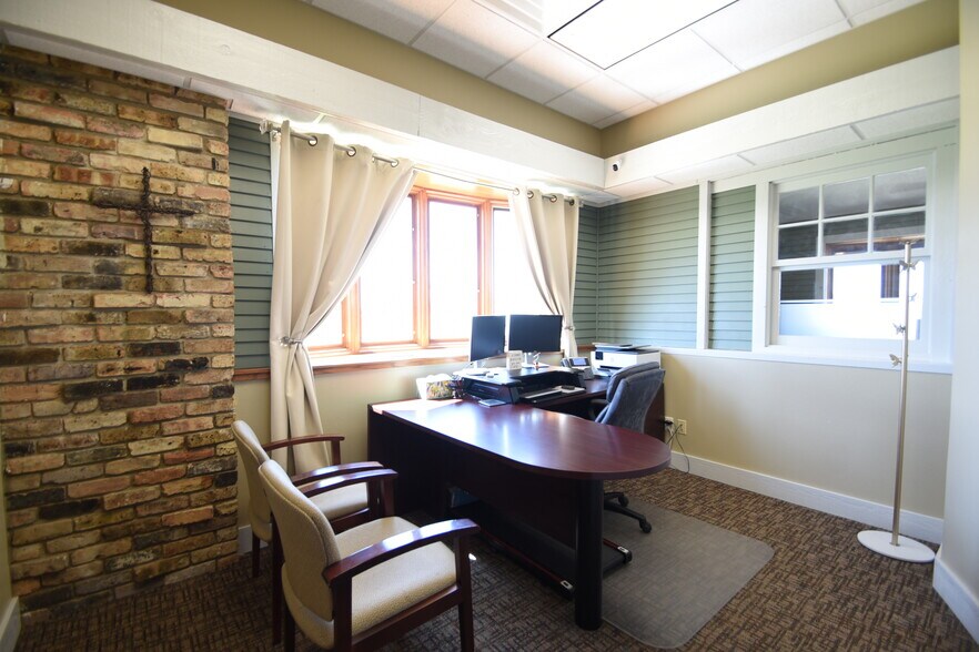 More Photos Of 3535 Main Ave, Fargo Office For Sale