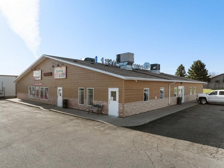 More Photos Of 625 SW 31st Ave, Minot Freestanding For Sale