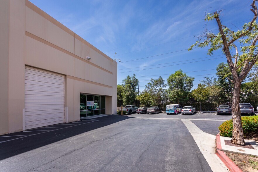 More Photos Of 15840 W Monte St, Sylmar Warehouse For Sale