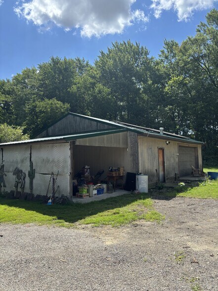 More Photos Of 235 E Western Reserve Rd, Poland Veterinarian Kennel For Sale