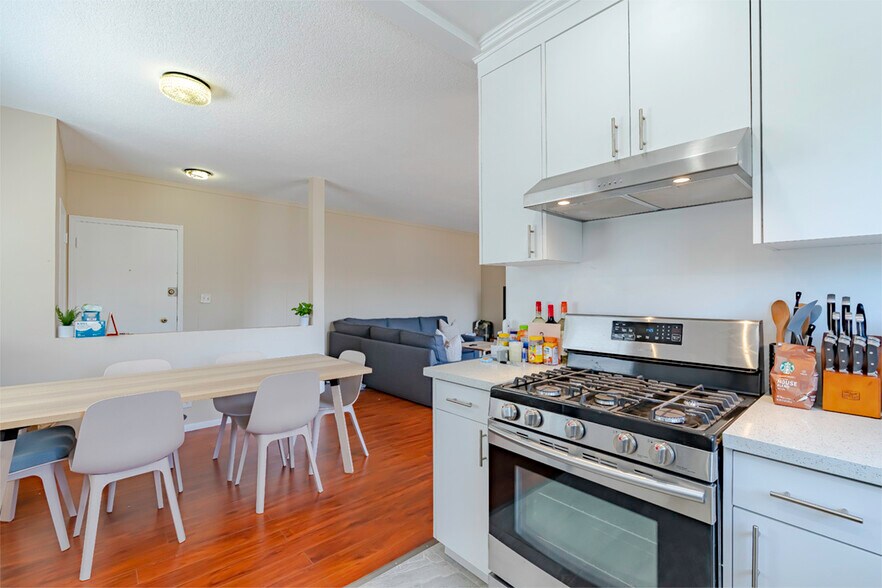 More Photos Of 741 S Hobart Blvd, Los Angeles Apartments For Sale