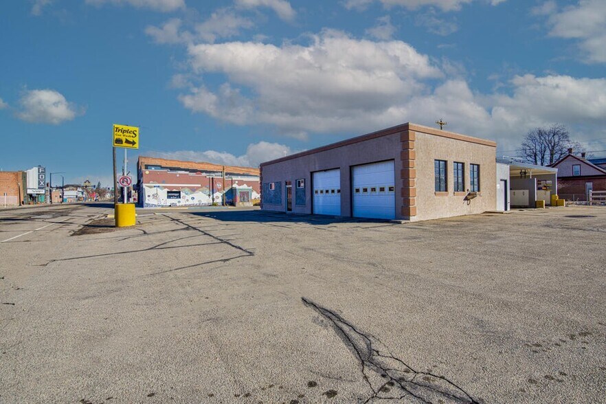 More Photos Of 802 Main St, Walsenburg General Retail For Sale