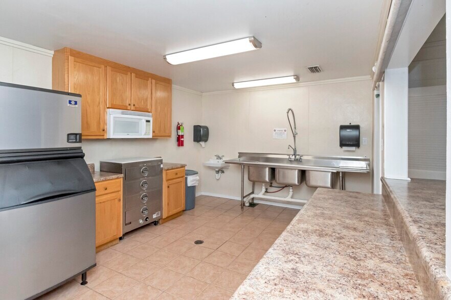 More Photos Of 5725 Jarrett Rd, Prichard Lodge Meeting Hall For Sale