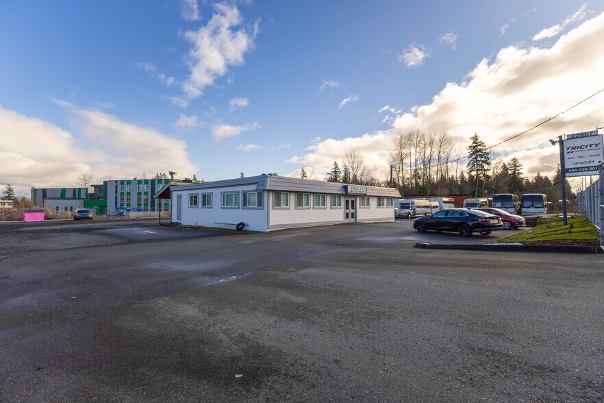 More Photos Of 22867 Fraser Hwy, Langley General Retail For Lease