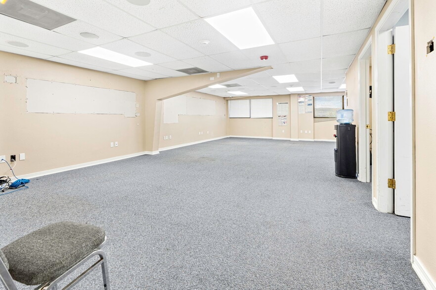 More Photos Of 30 Veterans Memorial Blvd, Kenner Warehouse For Sale