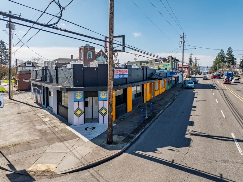 More Photos Of 5824-5846 NE Sandy Blvd, Portland Restaurant For Sale