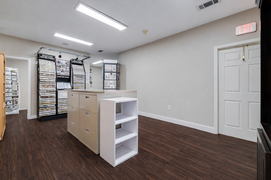 More Photos Of 8 Commerce Pl, Savannah Loft Creative Space For Sale