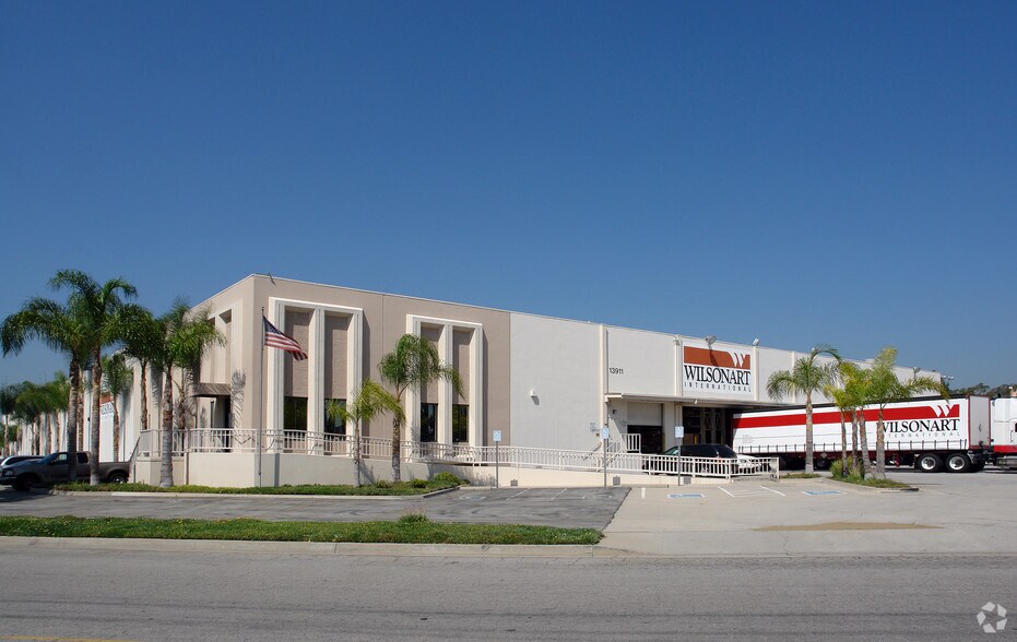 More Photos Of 13911 Gannet St, Santa Fe Springs Warehouse For Sale