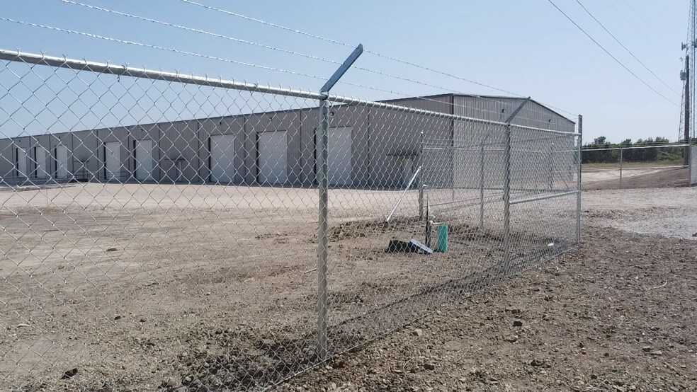 More Photos Of 14597 N IH 35, Elm Mott Unknown For Lease