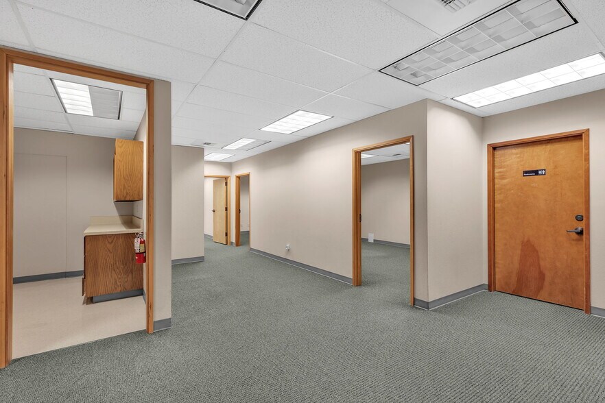 More Photos Of 34004 16th Ave S, Federal Way Office For Lease