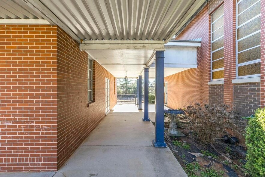 More Photos Of 2270 Shurling Dr, Macon-Bibb Religious Facility For Sale