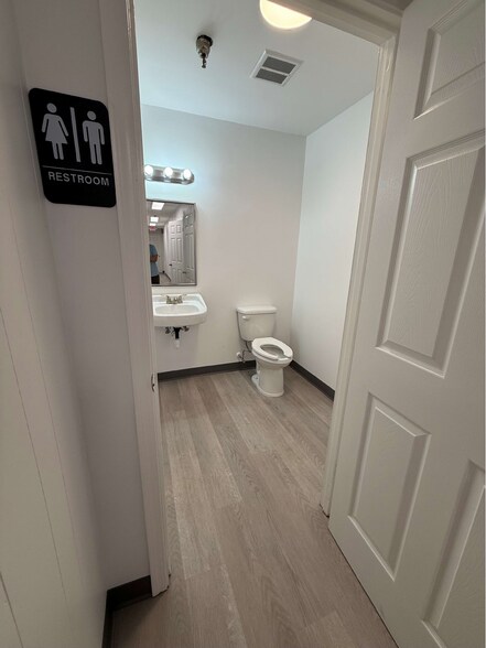 More Photos Of 7283 Spa Rd, North Charleston Warehouse For Lease