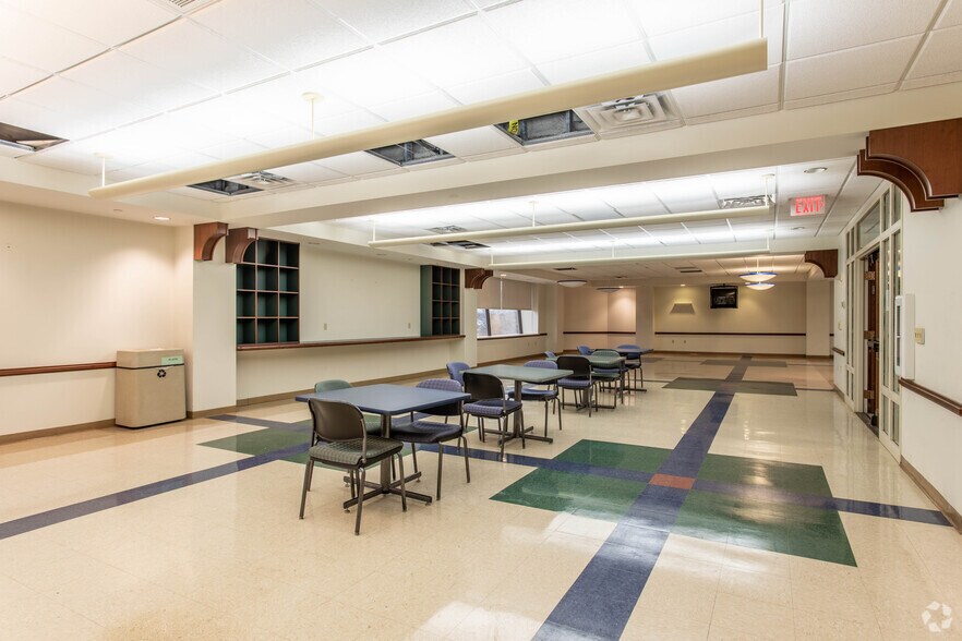 More Photos Of 1500 E Main St, Newark Office For Sale