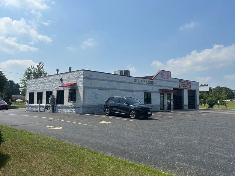 More Photos Of 5200 52nd St, Kenosha General Retail For Sale