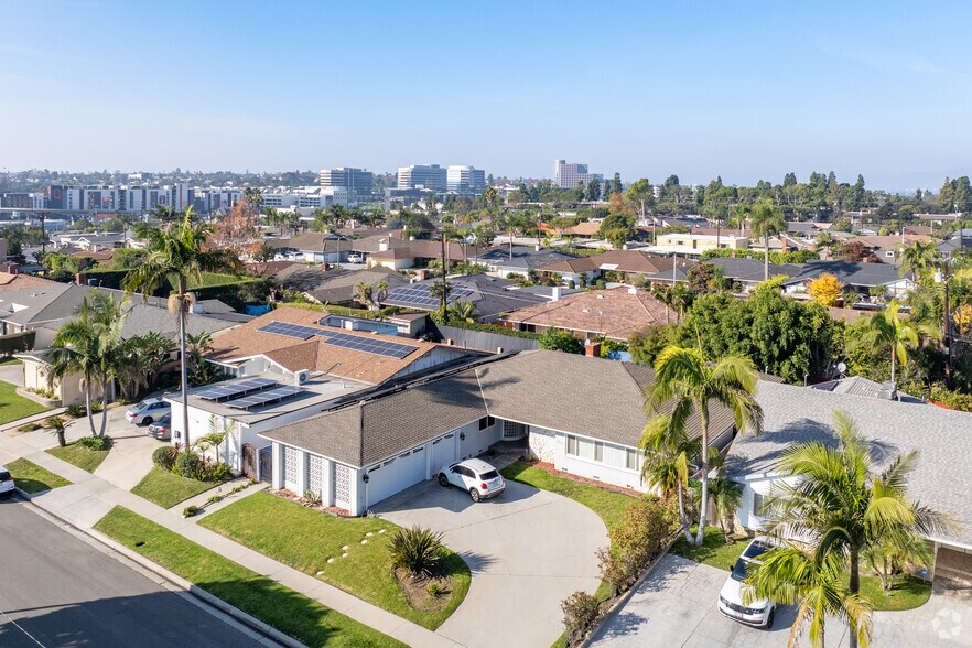 More Photos Of 6605 S Sherbourne Dr, Los Angeles Specialty For Sale