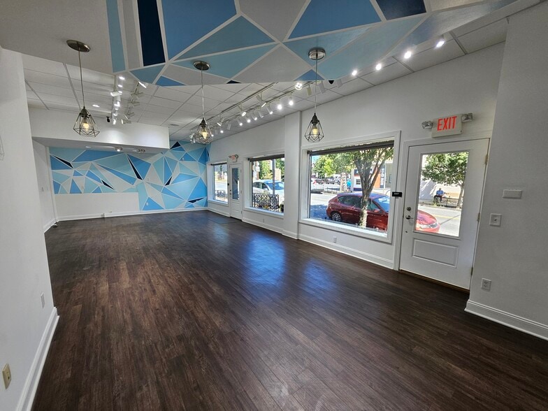 More Photos Of 1902 W Allen St, Allentown Storefront For Lease