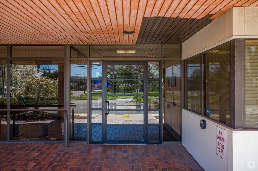 More Photos Of 140 Route 17 N, Paramus Office For Lease