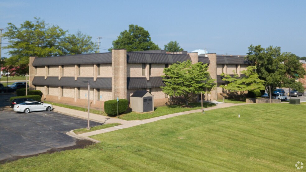 More Photos Of 2 Colgate Dr, Forest Hill Medical For Lease