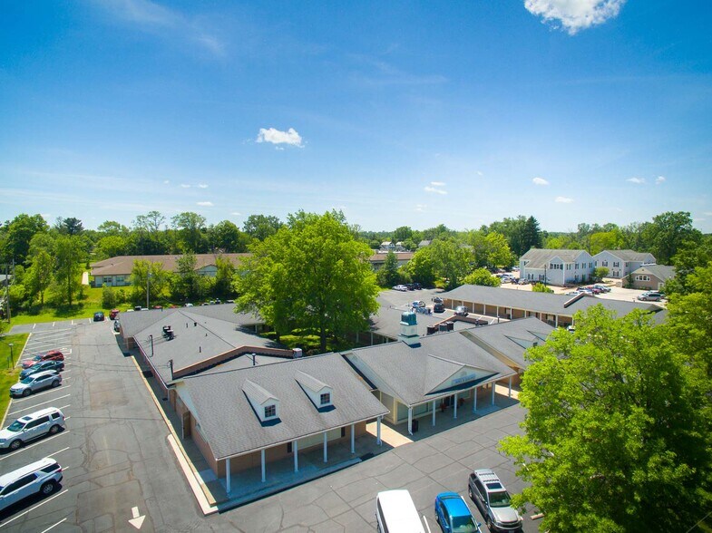 More Photos Of 740-750 E Washington St, Medina Medical For Lease