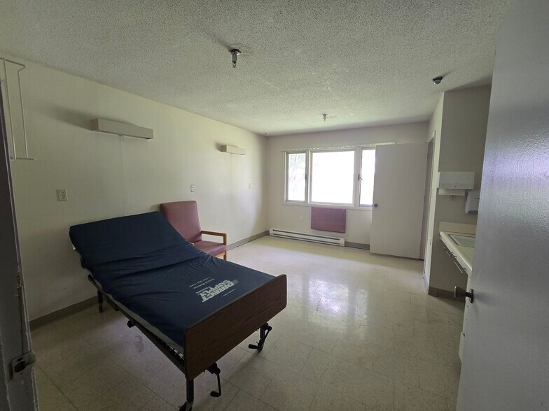 More Photos Of 300 Cedar St, Tarkio Skilled Nursing Facility For Sale