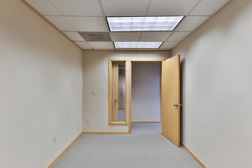 More Photos Of 14670 NE 8th St, Bellevue Medical For Lease