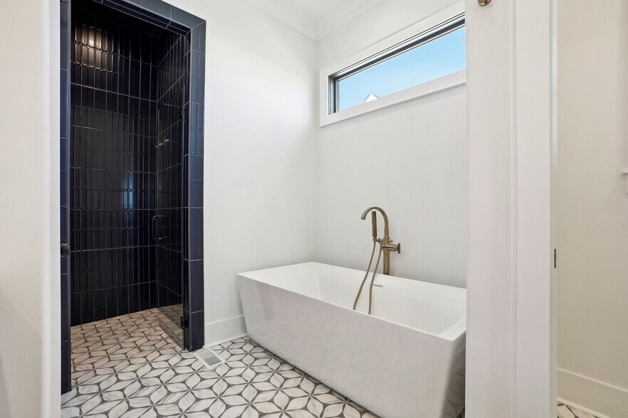 More Photos Of 396 Brookberry Farm Cir, Winston-Salem Specialty For Sale