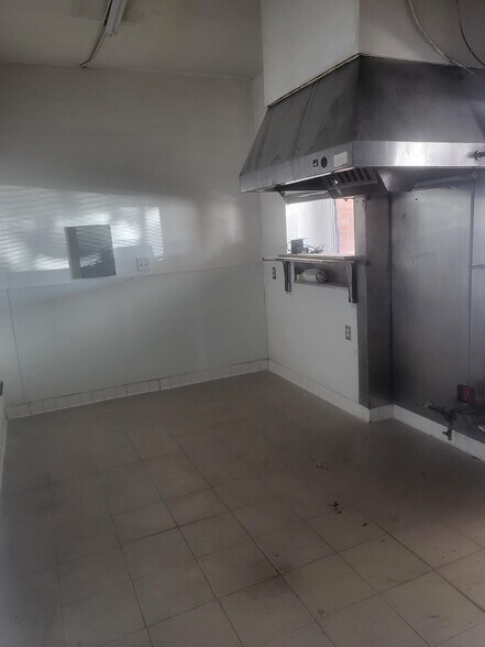 More Photos Of 1201 Chester Ave, Bakersfield Flex For Lease