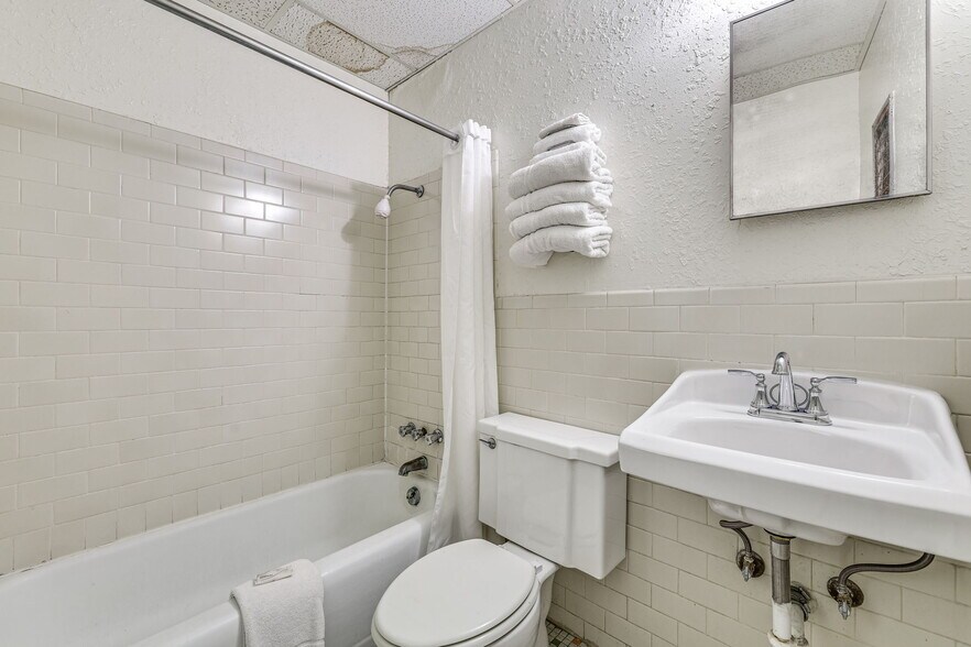 More Photos Of 1728 Pulliam St, San Angelo Apartments For Sale