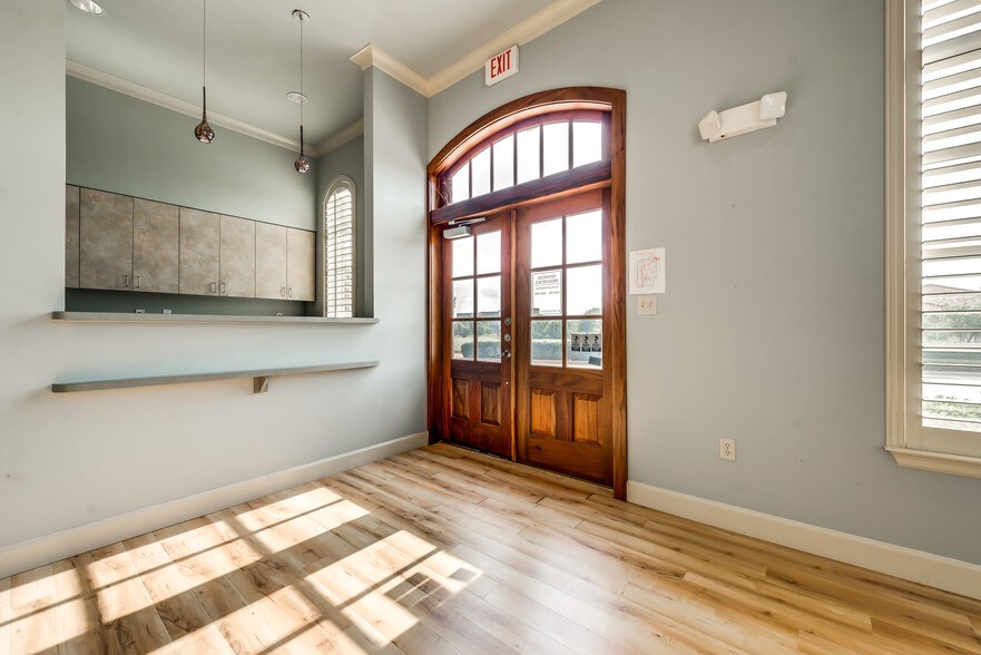 More Photos Of 7700 San Jacinto Pl, Plano Medical For Lease