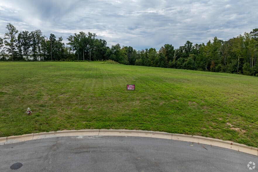 More Photos Of 8015 Thorndike Rd, Greensboro Land For Sale