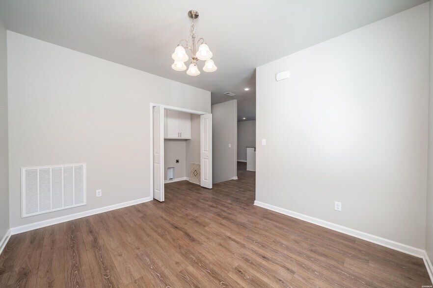 More Photos Of 102 & 106 Cheyenne St, Hot Springs National Park Apartments For Sale