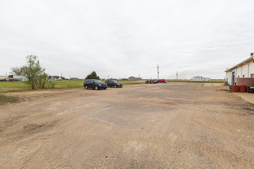 More Photos Of 890 N State Road 14, Harper Auto Dealership For Sale