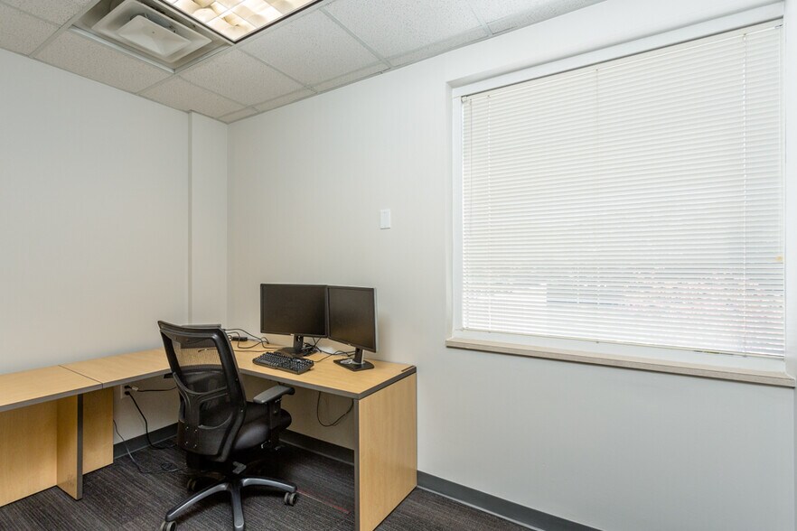 More Photos Of 1450 Technology Dr, Harrisonburg Office For Sale