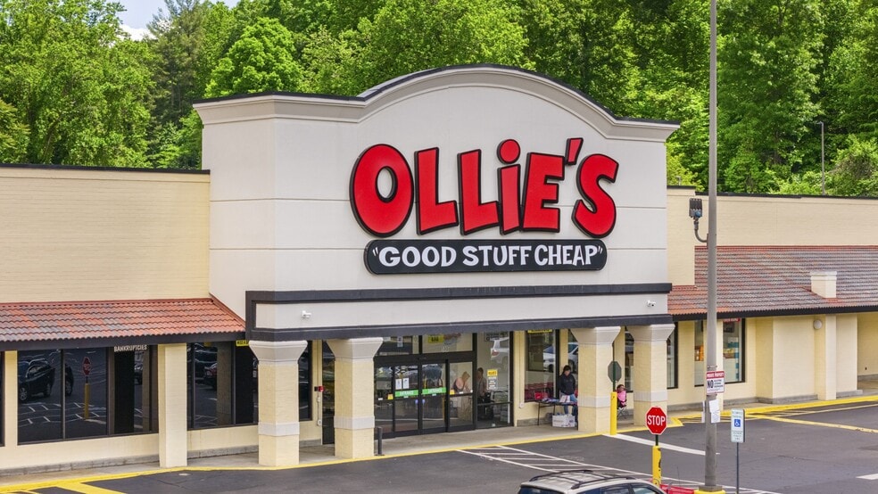 More Photos Of 500 N Main St, Marion Unknown For Lease