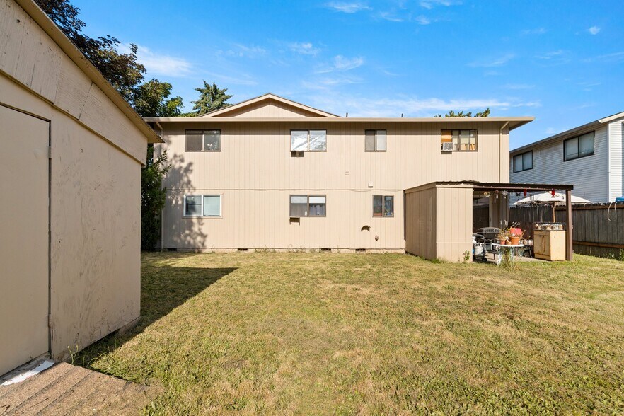 More Photos Of 903 W Charles St, Newberg Apartments For Sale