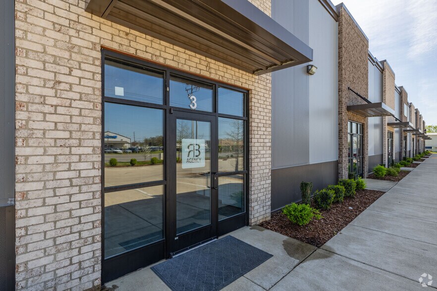 More Photos Of 710 Middle Tennessee Blvd, Murfreesboro Light Manufacturing For Lease