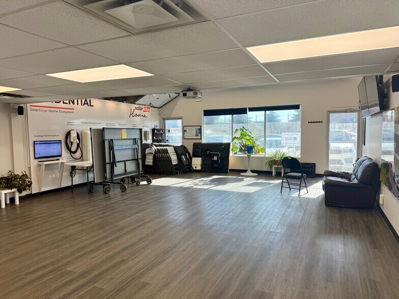 More Photos Of 4004 97th St NW, Edmonton Flex For Lease