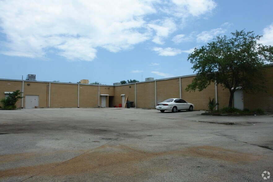 More Photos Of 1400 Mason Ave, Daytona Beach Convenience Store For Lease