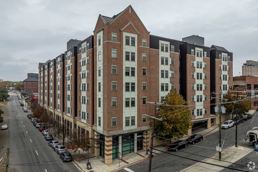 Primary Photo Of 8 1/2 E Canal St, Richmond Apartments For Sale