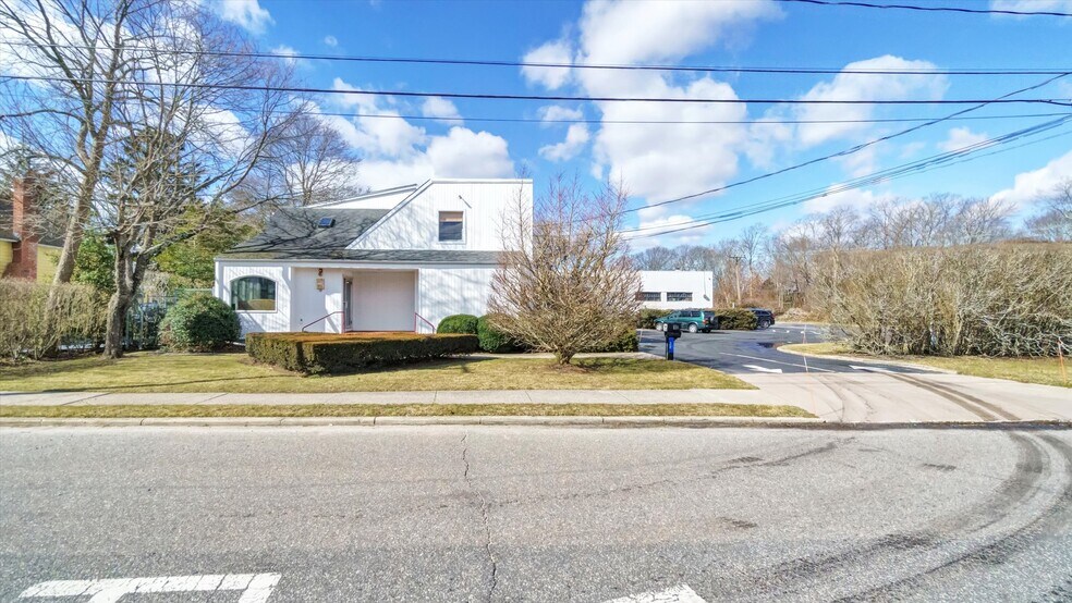 More Photos Of 32 Chichester Ave, Center Moriches Industrial For Sale