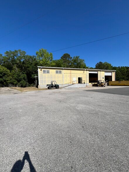 More Photos Of 2778 W Tharpe St, Tallahassee Warehouse For Lease