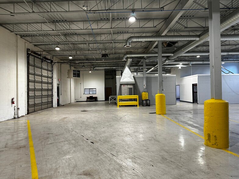 More Photos Of 3155 Bermuda St, Ferndale Manufacturing For Lease