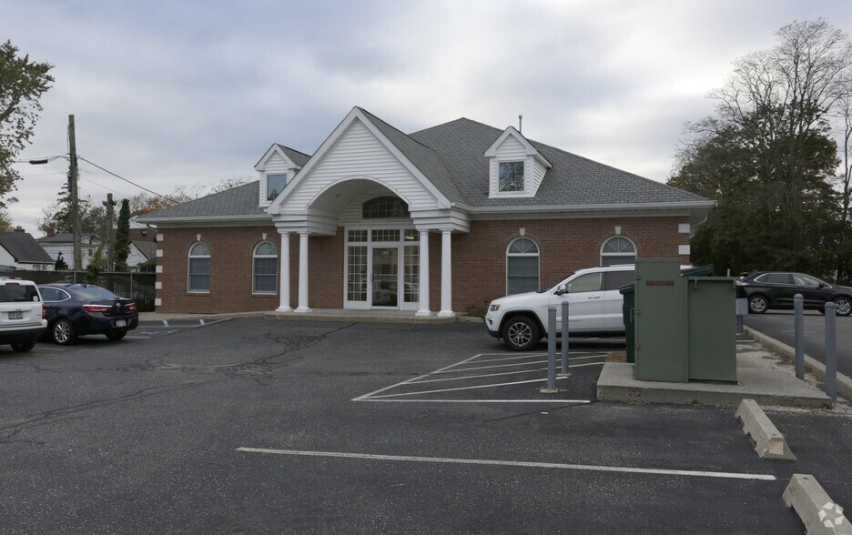 More Photos Of 120 Broadway, Amityville Office For Sale