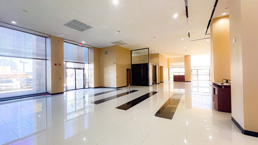 More Photos Of 9525 Bissonnet St, Houston General Retail For Lease